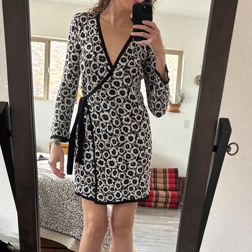 Diane Von Furstenburg for Target Print Wrap dress XXS - Picture 5 of 5